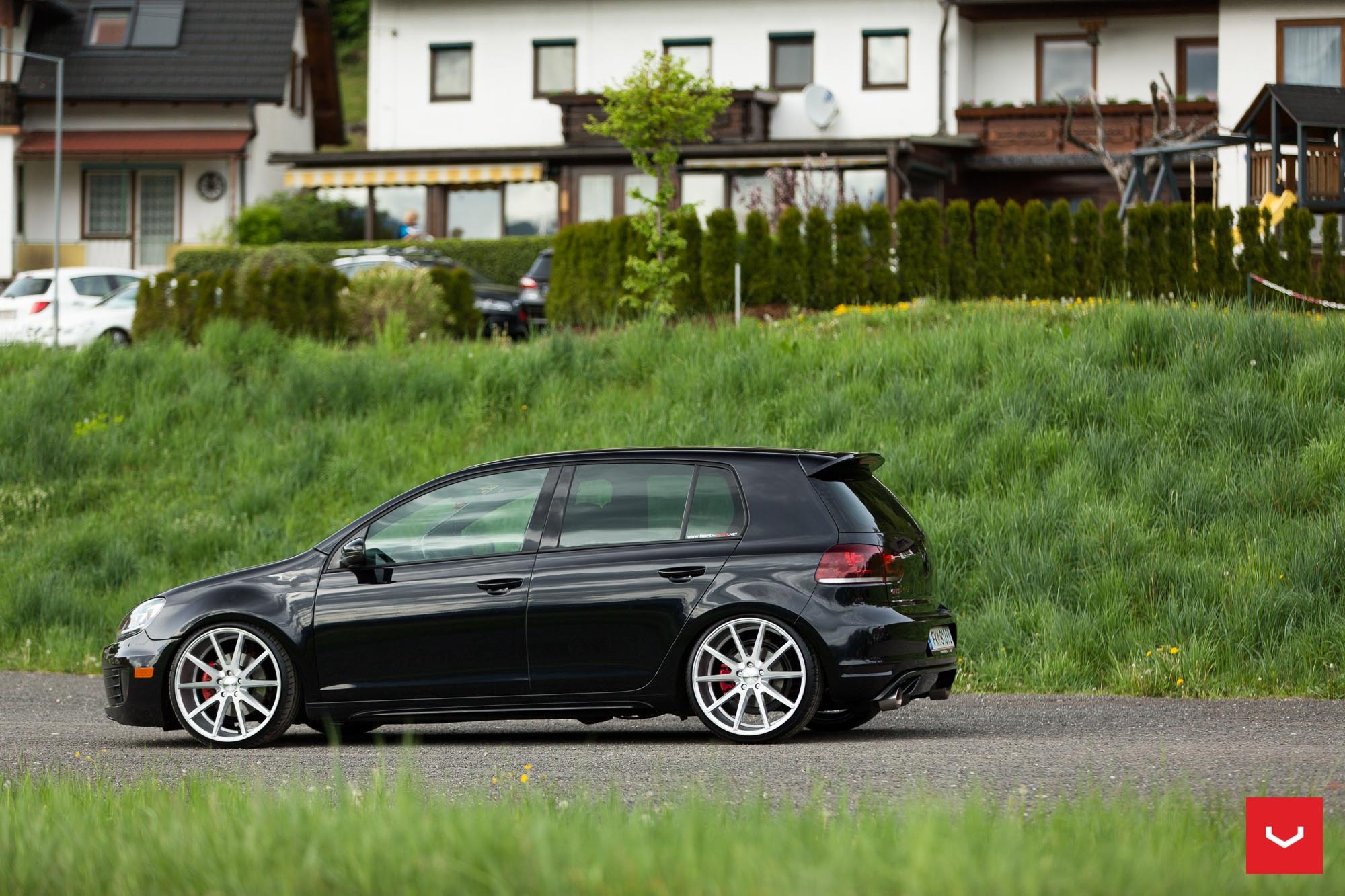 Golf 6 белый черные диски