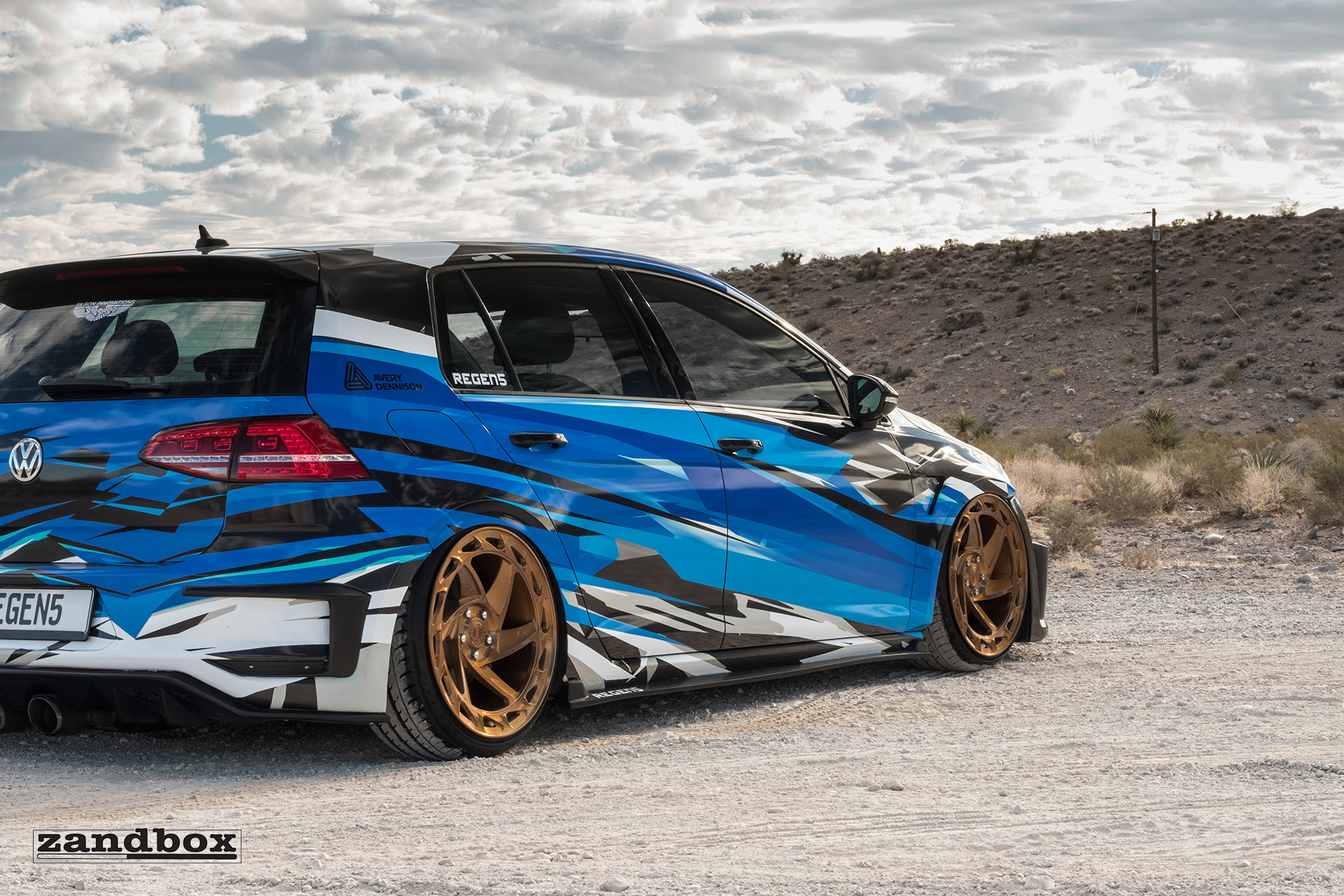 VW Golf GTI with Custom Bronze Wheels - Photo by zandbox