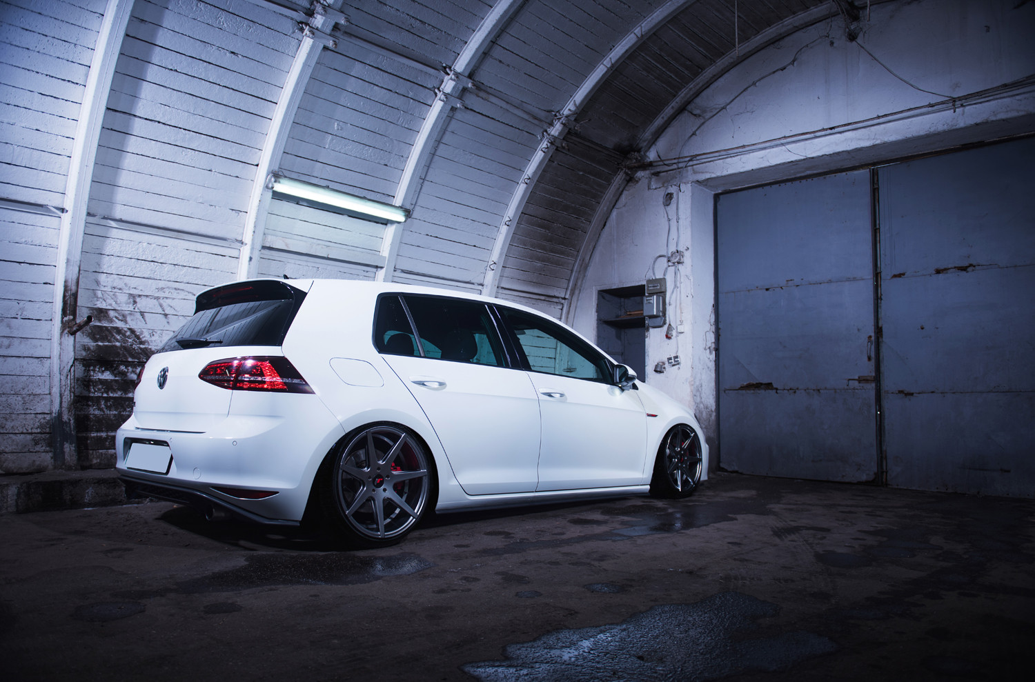 Roofline Spoiler on White VW Golf GTI - Photo by JR Wheels