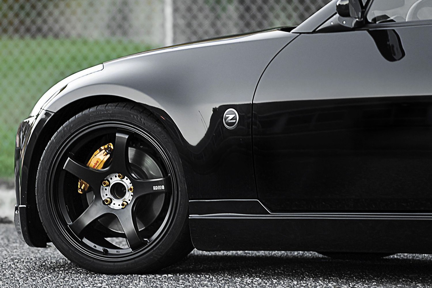 Centigram Matte Black with Machined Center on Nissan 350Z.
