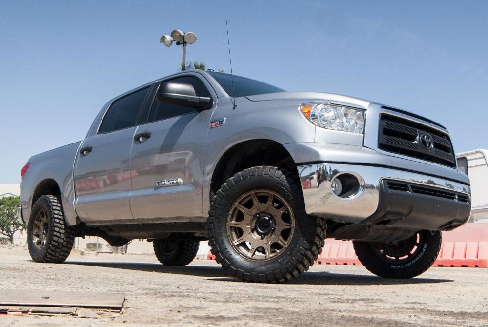 METHOD RACE ® - 308 ROOST Bronze on Toyota Tundra.