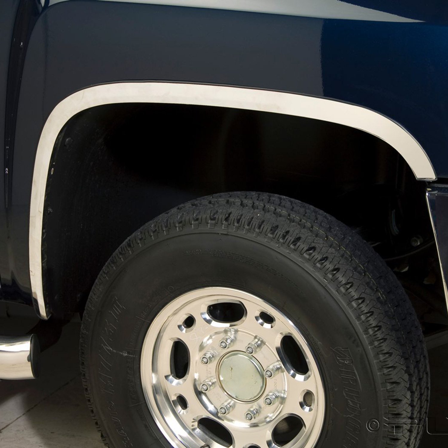 Putco® - Chevy Silverado 2014 GM Licensed Polished Fender Trim