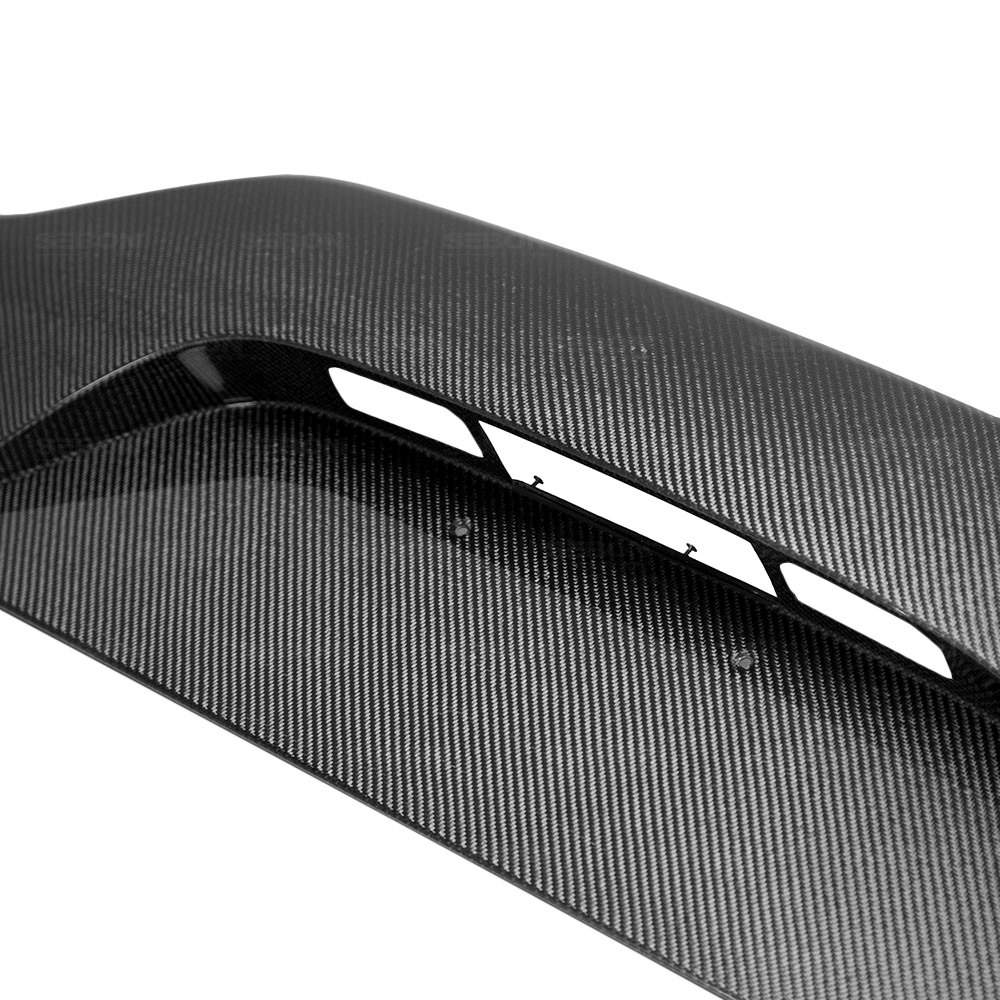 Seibon® TG18KIST OEStyle Gloss Carbon Fiber Trunk Garnish