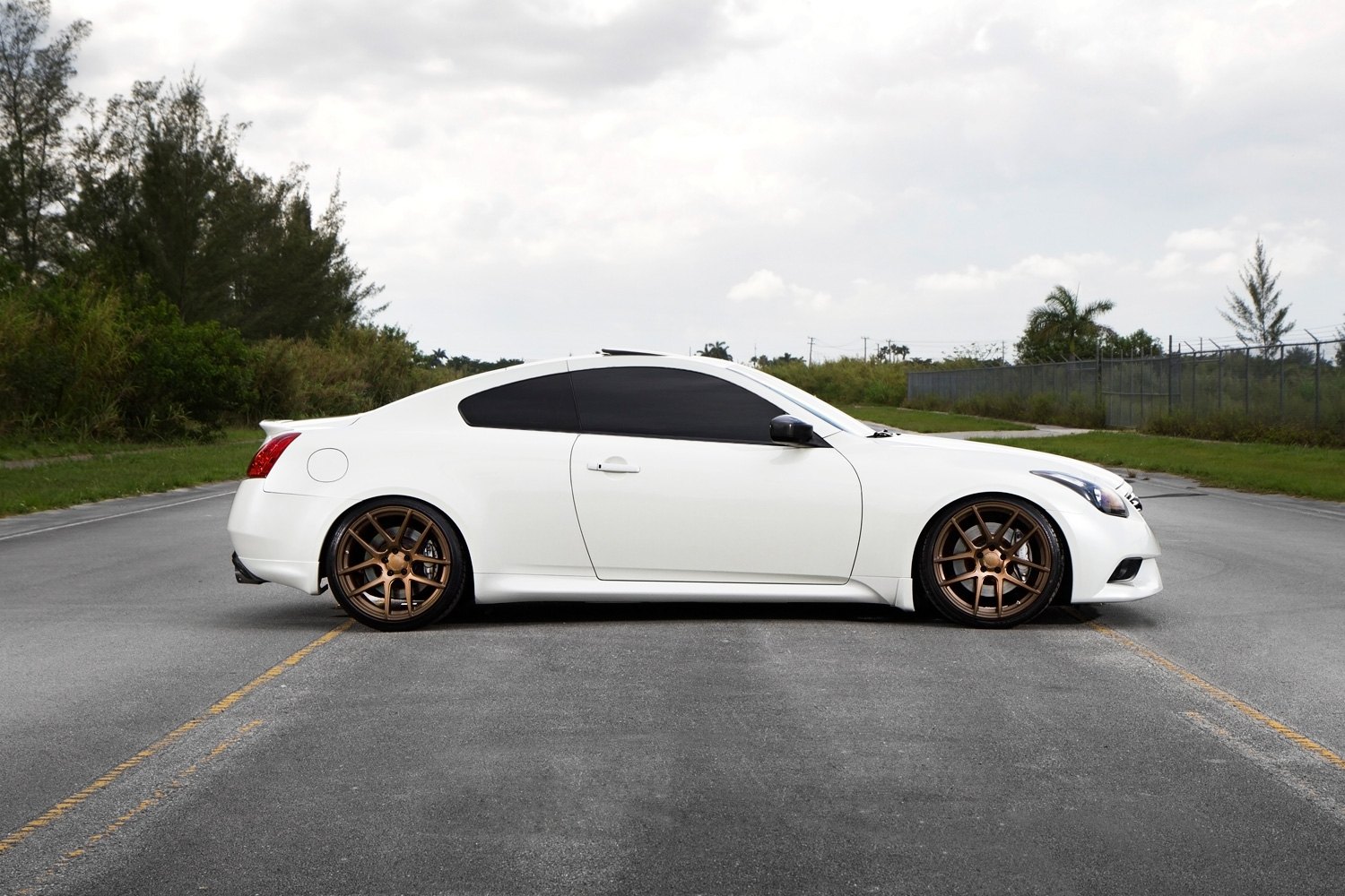 Infiniti g37 Coupe White